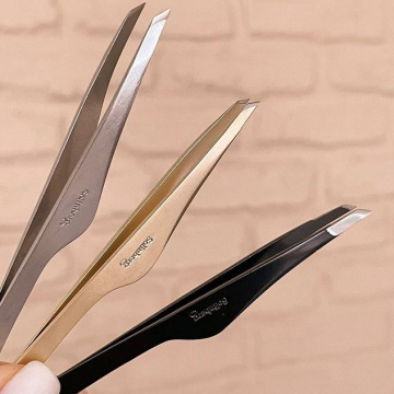 Tweezers