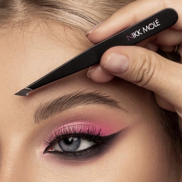 Eyebrow Tweezers Pink and Black