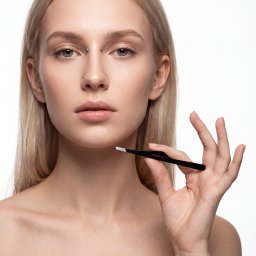 Preview image for  Browmance Eyebrow Tweezers